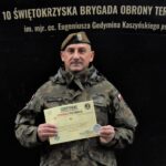 18.09.2021. Sandomierz. „Krwiobieg terytorialsa" na sandomierskim rynku / ppor. Daniel Woś / ŚBOT