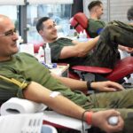 18.09.2021. Sandomierz. „Krwiobieg terytorialsa" na sandomierskim rynku / ppor. Daniel Woś / ŚBOT