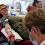 18.09.2021. Sandomierz. „Krwiobieg terytorialsa" na sandomierskim rynku / ppor. Daniel Woś / ŚBOT