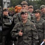 18.09.2021. Sandomierz. „Krwiobieg terytorialsa" na sandomierskim rynku / ppor. Daniel Woś / ŚBOT