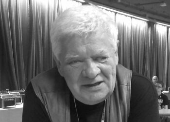 Na zdjęciu: Tomasz Knapik - lektor radiowy, filmowy i telewizyjny / Wikipedia