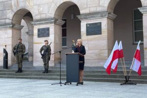 07.09.2021. Kielce. Uroczystości upamiętniające kieleckich westerplatczyków. Na zdjęciu Renata Janik - wicemarszałek województwa świętokrzyskiego / Anna Kwapisz / Radio Kielce