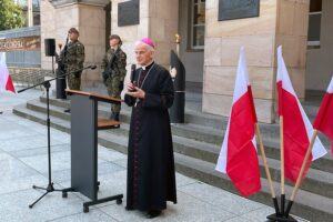 07.09.2021. Kielce. Uroczystości upamiętniające kieleckich westerplatczyków. Na zdjęciu: biskup Marian Florczyk / Anna Kwapisz / Radio Kielce