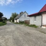 Włostów. Droga na osiedlu PGR / Fot. Emilia Sitarska - Radio Kielce