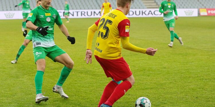 13.12.2020. Kielce. 17. kolejka Fortuna 1 Ligi: Korona Kielce - Radomiak Radom / Wiktor Taszłow / Radio Kielce