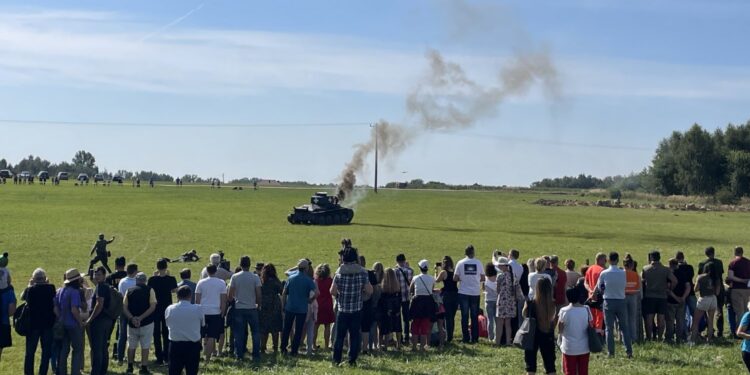 11.09.2021. Grzybów koło Staszowa. Widowisko „Ostatni żołnierz września - Hubal - historia prawdziwa" / Grażyna Szlęzak-Wójcik / Radio Kielce