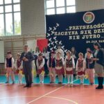 15.10.2021. Piotrkowice. Upamiętnienie setnej rocznicy urodzin Jana Pawła II. Na zdjęciu (po lewej): Krzysztof Słoń - senator PiS / Paulina Michta / Radio Kielce