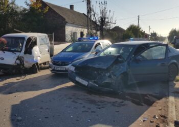 08.10.2021. Skroniów. Wypadek / Picasa / KPP Jędrzejów
