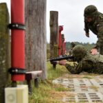 14.10.2021. Nowa Dęba. Pierwsze zajęcia na strzelnicy ochotników ŚBOT / ppor. Daniel Woś / ŚBOT