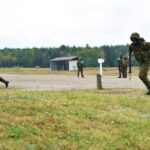 14.10.2021. Nowa Dęba. Pierwsze zajęcia na strzelnicy ochotników ŚBOT / ppor. Daniel Woś / ŚBOT
