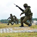 14.10.2021. Nowa Dęba. Pierwsze zajęcia na strzelnicy ochotników ŚBOT / ppor. Daniel Woś / ŚBOT