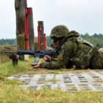 14.10.2021. Nowa Dęba. Pierwsze zajęcia na strzelnicy ochotników ŚBOT / ppor. Daniel Woś / ŚBOT