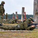 14.10.2021. Nowa Dęba. Pierwsze zajęcia na strzelnicy ochotników ŚBOT / ppor. Daniel Woś / ŚBOT