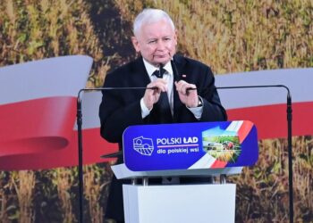 09.10.2021. Przysucha. Jarosław Kaczyński - prezes PiS podczas wyjazdowego posiedzenia klubu parlamentarnego Prawa i Sprawiedliwości / PAP/Piotr Polak