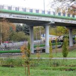 21.10.2021. Koszalin. Zawaliła się część rozbieranego wiaduktu na al. Monte Cassino w Koszalinie w ciągu drogi krajowej nr 6. Na ul. Batalionów Chłopskich spadła jedna nitka konstrukcji / Marcin Bielecki / PAP