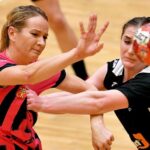 24.10.2021. Kielce. 7. kolejki PGNiG Superligi Kobiet piłkarek ręcznych: Suzuki Korona Handball Kielce - JKS Eurobud Jarosław. Na zdjęciu (od lewej): Marta Rosińska i Aleksandra Dorsz / PAP/Piotr Polak