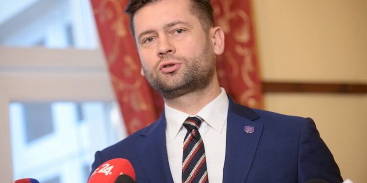 Na zdjęciu: Kamil Bortniczuk - nowy minister sportu i turystyki / PAP/Marcin Obara