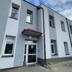 11.10.2021. Chmielnik. Szpital Powiatowy w Chmielniku po termomodernizacji / Wiktor Taszłow / Radio Kielce