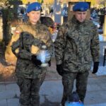 29.10.2021. Kielce. Żołnierze z Centrum Przygotowań do Misji Zagranicznych w Kielcach odwiedzili grobowce zmarłych i poległych wojskowych / Centrum Przygotowań do Misji Zagranicznych