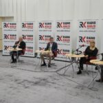 03.10.2021. Studio Polityczne Radia Kielce. Na zdjęciu (od lewej): Andrzej Kryj - poseł PiS, Czesław Siekierski - PSL, Bartosz Pyrz - Konfederacja, Katarzyna Czech-Kruczek - Koalicja Obywatelska, Jacek Skórski - Nowa Lewica / Sebastian Kalwat / Radio Kielce