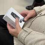 26.10.2021. Bałtów. Rozdanie opasek medycznych niepełnosprawnym i starszym mieszkańcom gminy / Emilia Sitarska / Radio Kielce