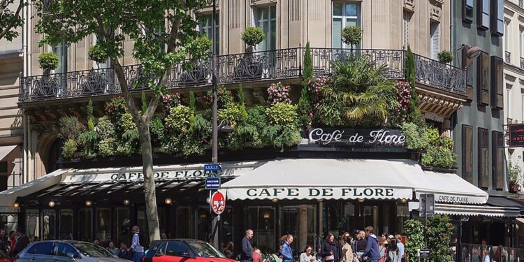 Café de Flore w Paryżu / Wikipedia