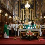 17.10.2021. Sandomierz. Msza święta w bazylice katedralnej w Sandomierzu  z okazji rozpoczęcia synodu ogłoszonego przez papieża Franciszka / ks. Wojciech Kania / sekretarz biskupa Krzysztofa Nitkiewicza