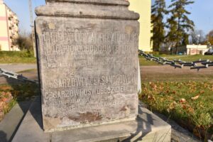 27.10.2021. Końskie. Rynek. Pomnik Tadeusza Kościuszki / Magdalena Galas-Klusek / Radio Kielce