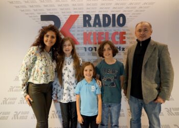 03.10.2021. Kielce. Spodziewany Gość. Rodzina Stacherów (od lewej): Bernadetta, Marysia, Krzyś, Grześ i Grzegorz / Piotr Kwaśniewski / Radio Kielce