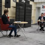 03.10.2021. Studio Polityczne Radia Kielce. Na zdjęciu (od lewej): Michał Kita - Radio Kielce, Andrzej Kryj - poseł PiS / Sebastian Kalwat / Radio Kielce