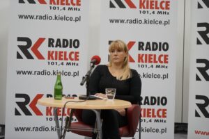 03.10.2021. Studio Polityczne Radia Kielce. Na zdjęciu: Katarzyna Czech-Kruczek - Koalicja Obywatelska / Sebastian Kalwat / Radio Kielce