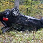 18.10.2022. Kielce. Ulica Zagnańska. Dachowanie samochodu / Piotr Kwaśniewski / Radio Kielce