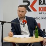 31.10.2021. Studio Polityczne Radia Kielce. Na zdjęciu: Michał Piasecki - Platforma Obywatelska - Koalicja Obywatelska / Piotr Kwaśniewski / Radio Kielce