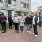 21.10.2021. Starachowice. Protest mieszkańców przeciw przekształceniu szpitala w placówkę jednoimienną / Anna Głąb / Radio Kielce