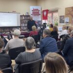 16.10.2021. Brody. Prezentacja broni w ramach projektu „Śladem nieznanych wydarzeń powstania styczniowego w gminie Brody” / Anna Głąb / Radio Kielce