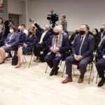 20.10.2021. Kielce. Spotkanie wiceministra infrastruktury z samorządowcami. Na zdjęciu (od lewej): Krzysztof Słoń - senator PiS, Maria Zuba - doradca wojewody świętokrzyskiego, Anna Krupka - wiceminister kultury, dziedzictwa narodowego i sportu, Krzysztof Lipiec - prezes świętokrzyskich struktur PiS, Marek Kwitek - poseł PiS i Rafał Nowak - wicewojewoda świętokrzyski / Jarosław Kubalski / Radio Kielce