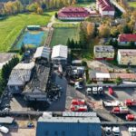 26.10.2021. Bodzentyn. Pożar warsztatu samochodów ciężarowych / Jarosław Kubalski / Radio Kielce