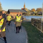 23.10.2021. Koprzywnica. Inauguracyjny marszu z kijkami po jednym z nowych szlaków / Grażyna Szlęzak-Wójcik / Radio Kielce