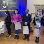 23.10.2021. Sandomierz. Nagrody za zasługi dla miasta. Na zdjęciu nominowani do nagrody Bonum Publicum w kategorii kultura i pielęgnowanie tradycji (od lewej): dr Urszula Stępień,  Justyna Wesołowska,  Janusz Sobolewski, Barbara Żelazko / Grażyna Szlęzak-Wójcik / Radio Kielce