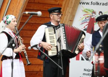 25.07.2021. Busko-Zdrój. Drugi dzień przesłuchań uczestników finałowego konkursu 45. Buskich Spotkań z Folklorem / Wiktor Taszłow / Radio Kielce