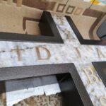 23.10.2021. Pińczów. Krzyż morowy. Uroczysta msza o ustanie epidemii / Marta Gajda-Kruk / Radio Kielce