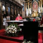 23.10.2021. Pińczów. Krzyż morowy. Uroczysta msza o ustanie epidemii / Marta Gajda-Kruk / Radio Kielce