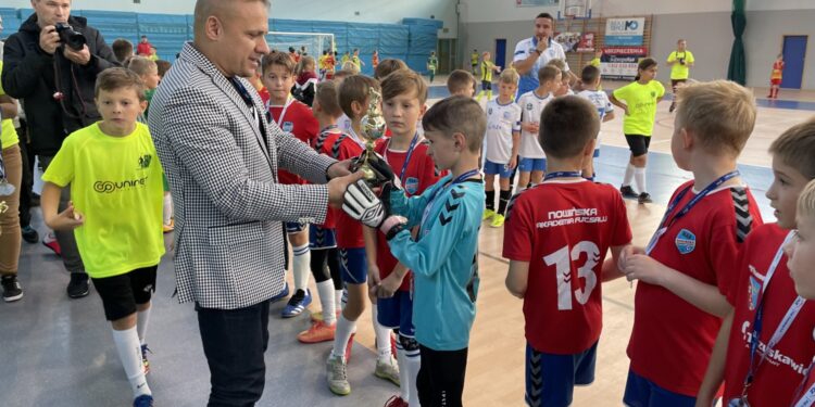 23.10.2021. Skarżysko-Kamienna. Turniej charytatywny / Kamil Król / Radio Kielce