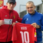 22.10.2021. Na zdjęciu (od lewej): Jacek Kiełb - Korona Kielce i Andrzej Plucner - prezes PAS Skarżysko / mat. organizatora