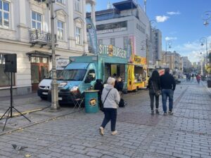 22.10.2021. Kielce. Food trucki / Monika Miller / Radio Kielce