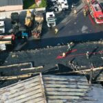 26.10.2021. Bodzentyn. Pożar warsztatu samochodów ciężarowych / Jarosław Kubalski / Radio Kielce