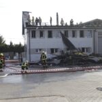 26.10.2021. Bodzentyn. Pożar warsztatu samochodów ciężarowych / Jarosław Kubalski / Radio Kielce