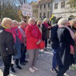 08.10.2021. Sandomierz. Marsz Amazonek / Grażyna Szlęzak-Wójcik / Radio Kielce