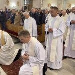 16.10.2021. Staszów. Msza święta z okazji ustanowienia św. Jana Pawła II patronem Staszowa / Grażyna Szlęzak-Wójcik / Radio Kielce