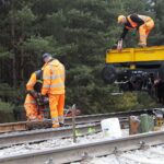 17.10.2021. Wrzosówka. Naprawa torowiska / Wiktor Taszłow / Radio Kielce